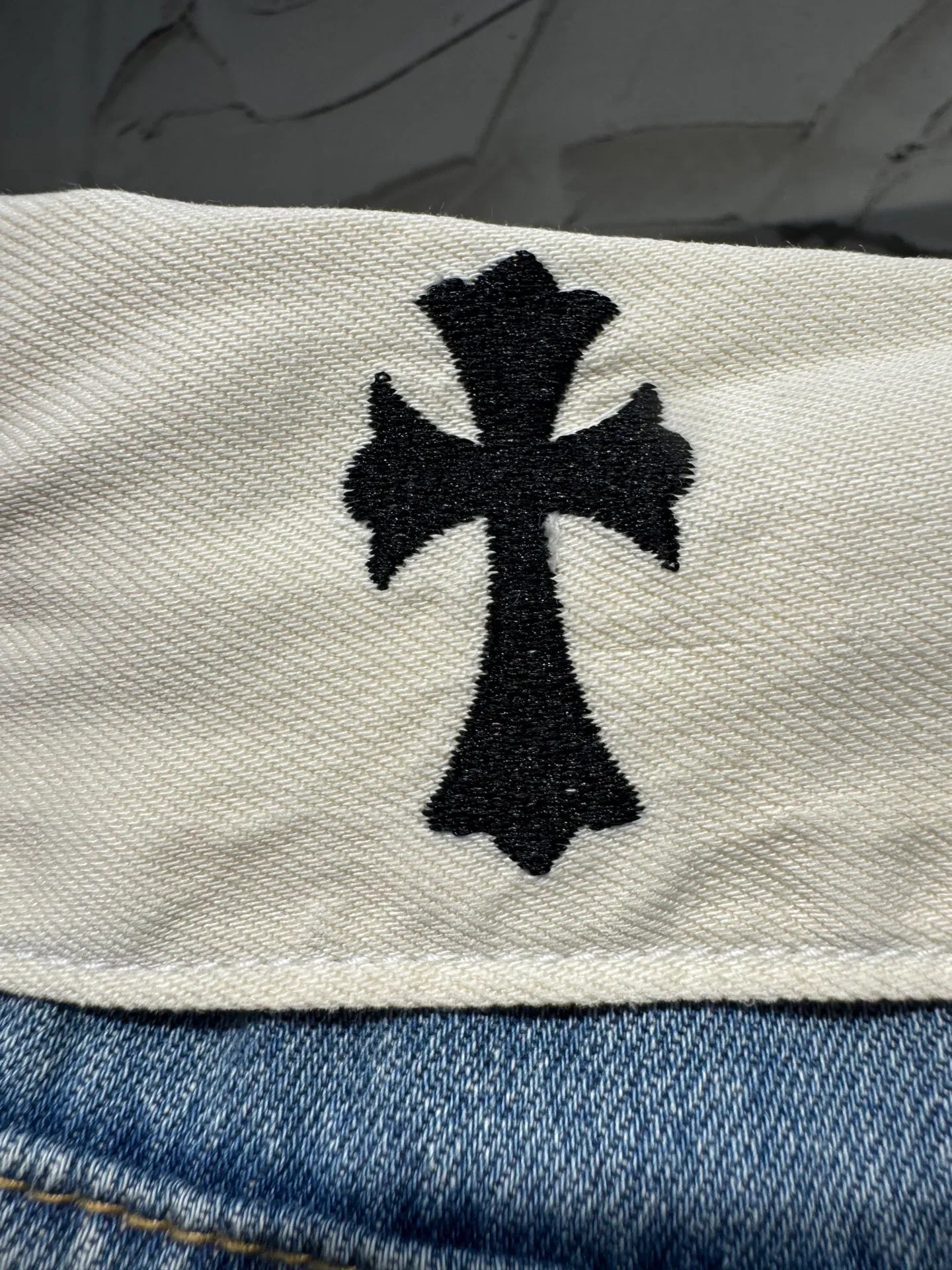 Chrome Hearts ｜ 、 Cream White ， 。Light Blue ， Retro ， 、 、 ， ， T、 、 、Martin Boots 、 ， ， Sizes：S M L